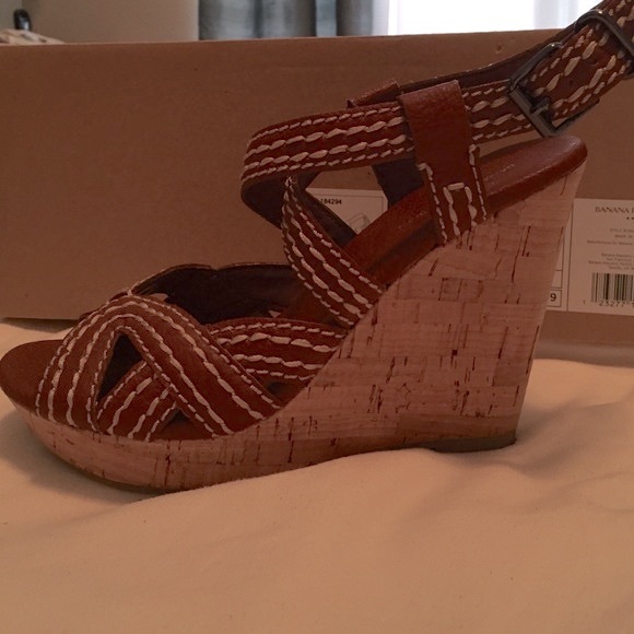 Banana Republic Shoes - Banana Republic brown /tan wedges -size 6